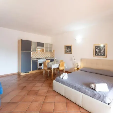 Apartment Relaxing Cristal Blu Sleeps 3 Num1484