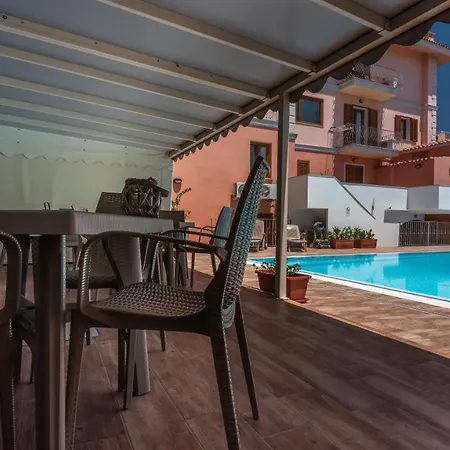 Relaxing Cristal Blu Sleeps 3 Num1484 * Santa Teresa Gallura