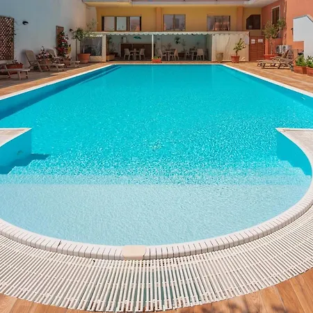 Relaxing Cristal Blu Sleeps 3 Persons Num1484 Апартаменты Санта-Тереза-Галлура
